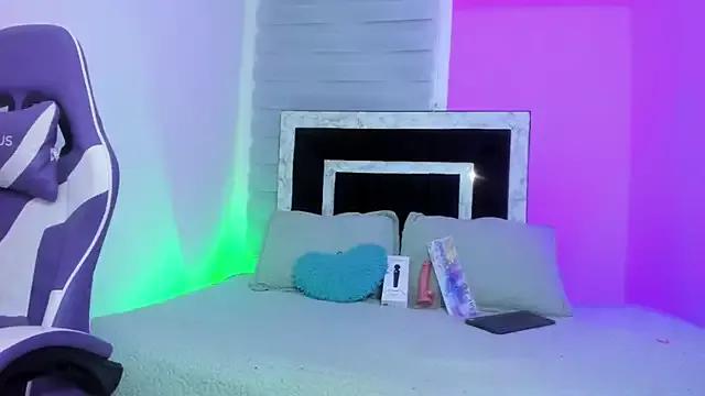 Check out our webcam shows gallery and message on a personal level with our sweet squirt cams hosts, showing off their natural physiques and sex toys.