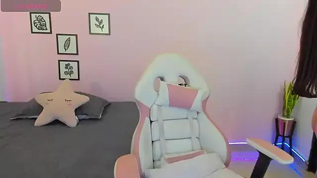 Check out our webcam shows gallery and message on a personal level with our sweet squirt cams hosts, showing off their natural physiques and sex toys.