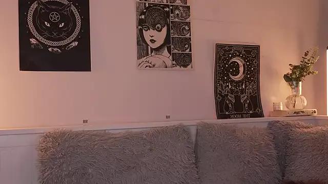 sophieee_art from StripChat is Freechat