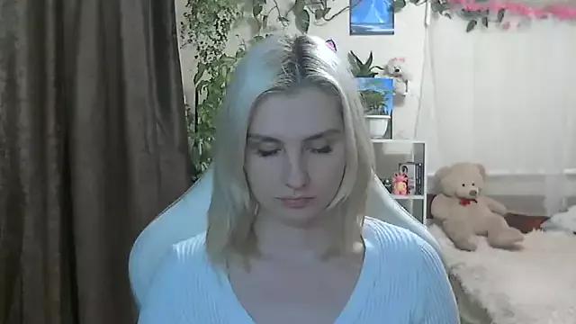SophieMiss from StripChat is Freechat