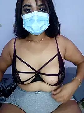 Photos of souzann from StripChat is Freechat