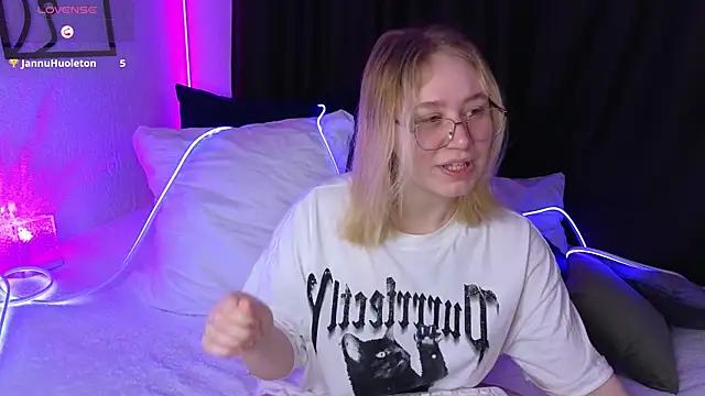 Check out our webcam shows gallery and message on a personal level with our sweet squirt cams hosts, showing off their natural physiques and sex toys.
