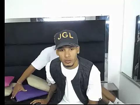 Straight_latinX from StripChat is Freechat