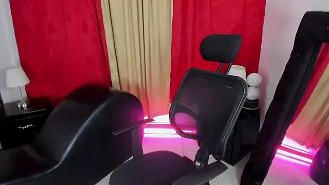 Strella_ferrera from StripChat is Freechat