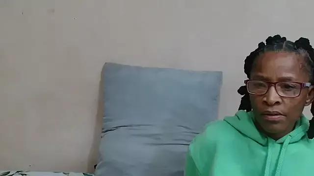 SugarPoppy24xxx from StripChat is Freechat