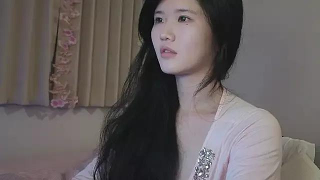 sugaviolet from StripChat is Freechat