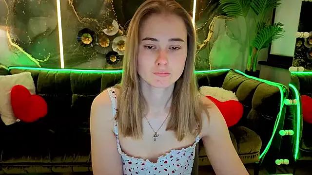 Sun_Kitty_ from StripChat is Freechat