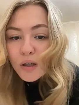 SunshineEmma from StripChat is Freechat