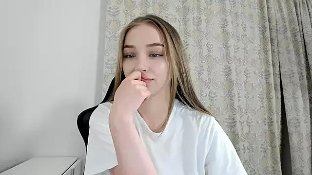 Check out our webcam shows gallery and message on a personal level with our sweet squirt cams hosts, showing off their natural physiques and sex toys.