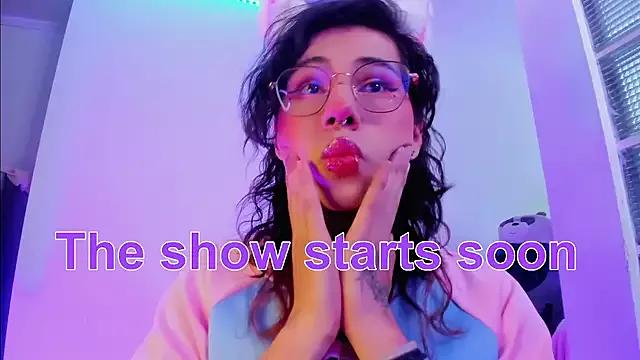 Sweet-SharoKitty from StripChat is Freechat