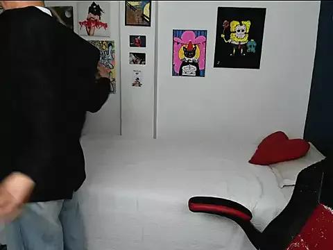 Check out our webcam shows gallery and message on a personal level with our sweet squirt cams hosts, showing off their natural physiques and sex toys.