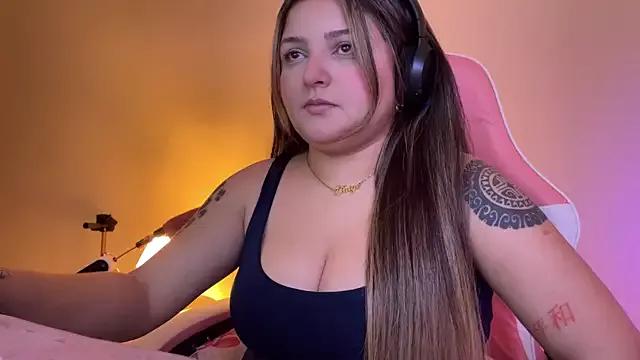 SweetFoxEyes from StripChat is Freechat