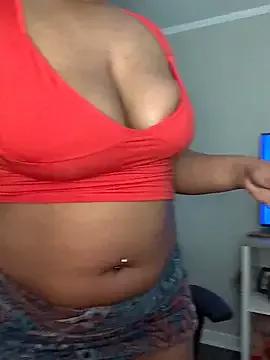 SweetHoneyBunz from StripChat is Freechat