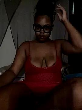 SweetHoneyBunz from StripChat is Freechat