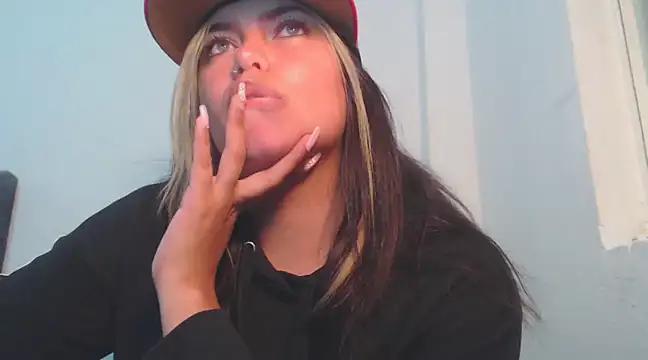 sweetkitty_16 from StripChat