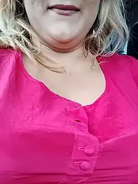 SWEETLUNA077 from StripChat is Freechat