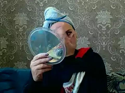 SweetLuna3102 from StripChat is Freechat