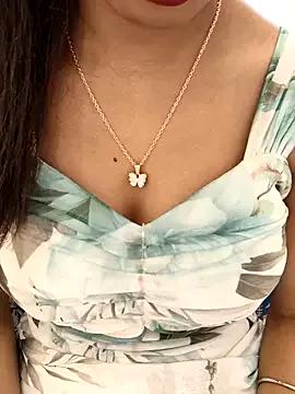 Sweets-jaanu from StripChat is Freechat