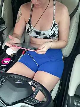sweetsirenn from StripChat is Freechat