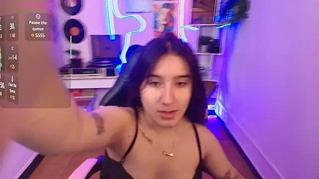 Check out our webcam shows gallery and message on a personal level with our sweet squirt cams hosts, showing off their natural physiques and sex toys.