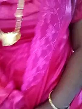 tamiltady from StripChat is Freechat