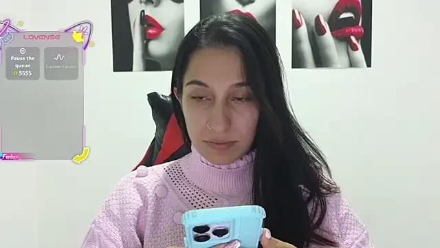 Check out our webcam shows gallery and message on a personal level with our sweet squirt cams hosts, showing off their natural physiques and sex toys.