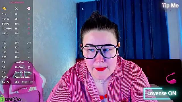 Tara_Torres from StripChat is Freechat