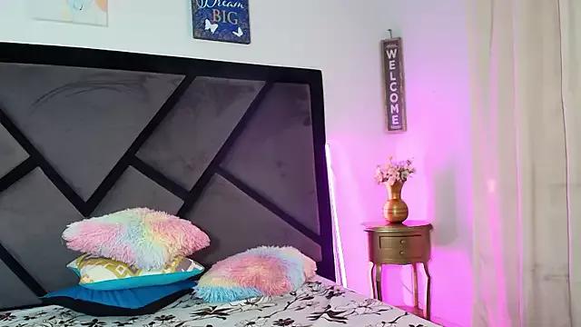 Check out our webcam shows gallery and message on a personal level with our sweet squirt cams hosts, showing off their natural physiques and sex toys.