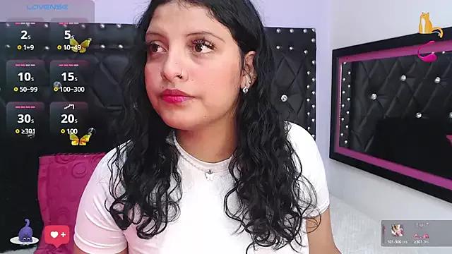 Taticute from StripChat is Freechat