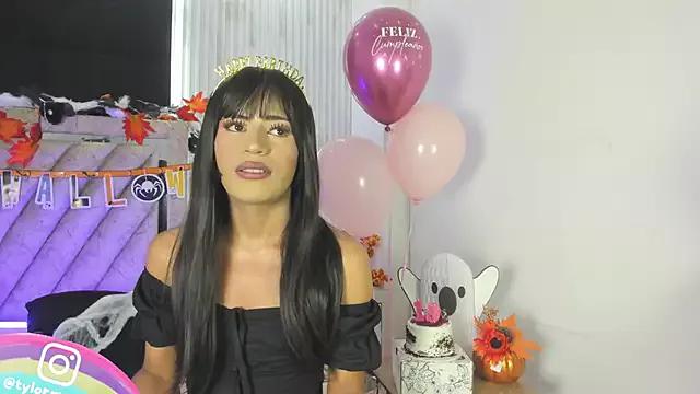 Check out our webcam shows gallery and message on a personal level with our sweet squirt cams hosts, showing off their natural physiques and sex toys.