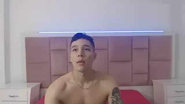 Taylorymax from StripChat is Freechat