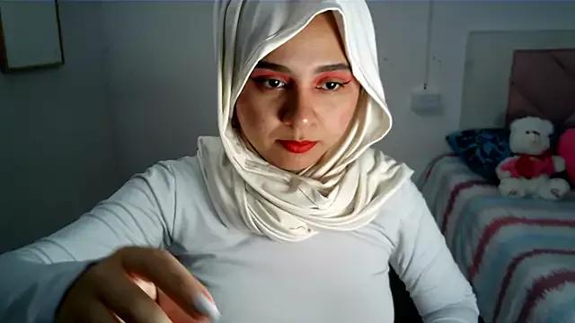 Thalian from StripChat is Freechat