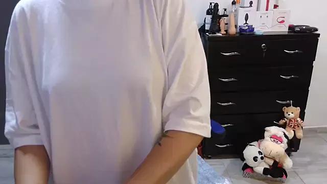Check out our webcam shows gallery and message on a personal level with our sweet squirt cams hosts, showing off their natural physiques and sex toys.