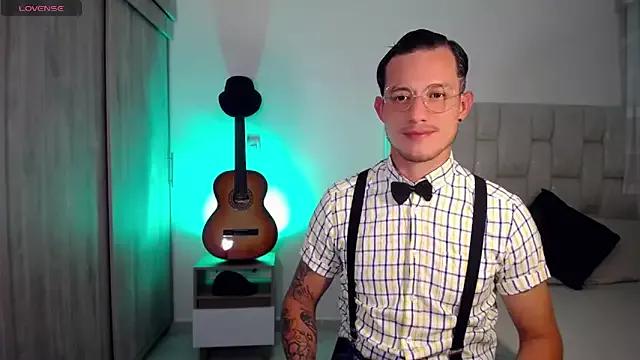 Thomasinstinct_ from StripChat is Freechat