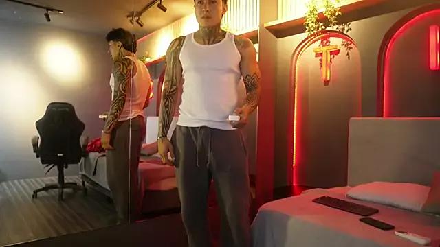 ThomassCollinss from StripChat is Freechat