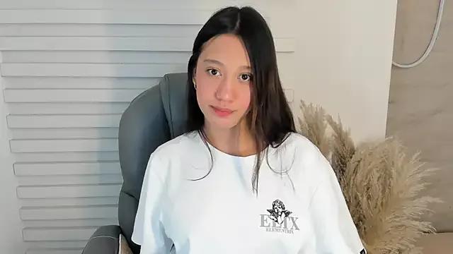 Tiffany-gil from StripChat is Freechat