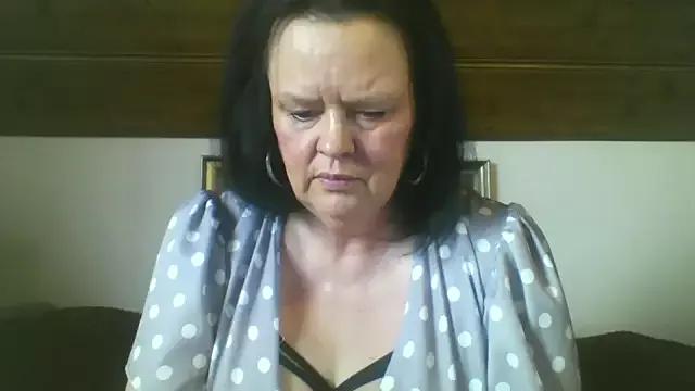 TiffanyMature from StripChat is Freechat