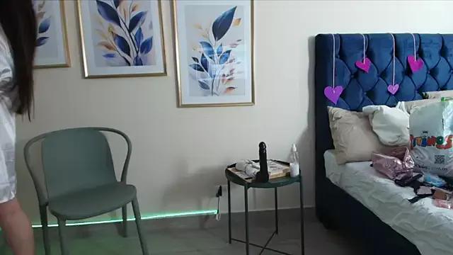 Check out our webcam shows gallery and message on a personal level with our sweet squirt cams hosts, showing off their natural physiques and sex toys.