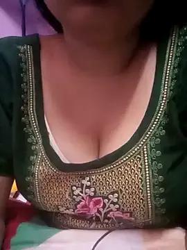 TINASONI from StripChat is Freechat