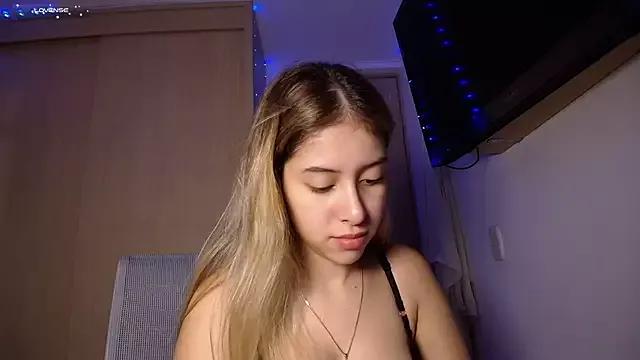 tinysophie from StripChat is Freechat