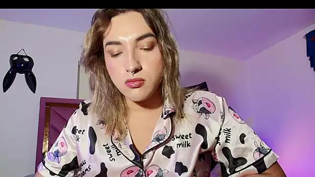Check out our webcam shows gallery and message on a personal level with our sweet squirt cams hosts, showing off their natural physiques and sex toys.