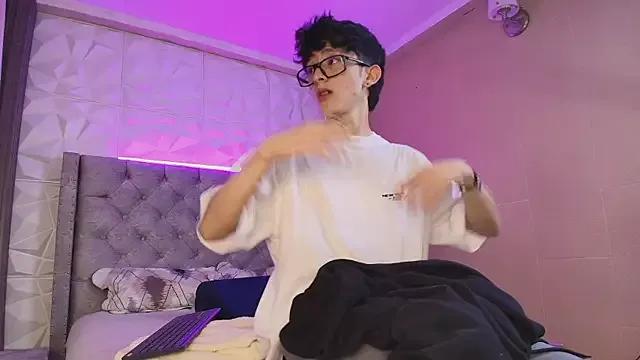 troy_rouge from StripChat is Freechat