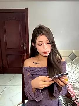 tuanzi125216 model from StripChat