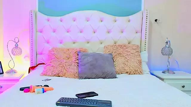 Check out our webcam shows gallery and message on a personal level with our sweet squirt cams hosts, showing off their natural physiques and sex toys.