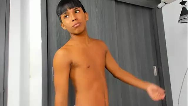 tyler_twink_boy from StripChat is Freechat