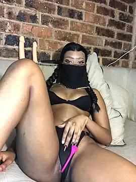 TyraLee from StripChat is Freechat