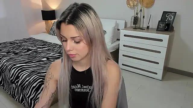 Check out our webcam shows gallery and message on a personal level with our sweet squirt cams hosts, showing off their natural physiques and sex toys.
