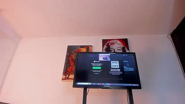 Vahiolet_smith from StripChat is Freechat