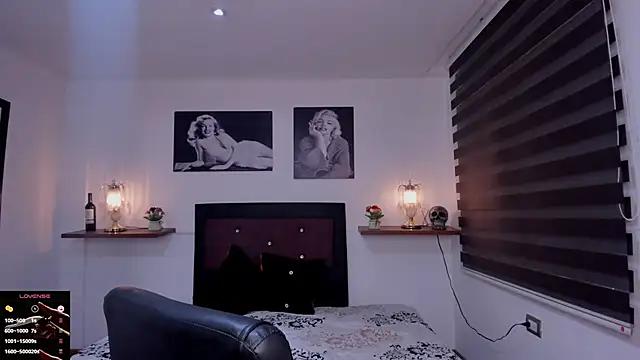 Check out our webcam shows gallery and message on a personal level with our sweet squirt cams hosts, showing off their natural physiques and sex toys.
