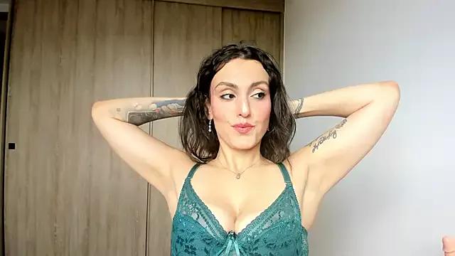 valerie7moon from StripChat is Freechat